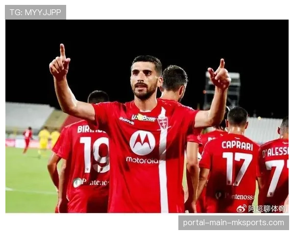 蒙扎vs卡利亚里比赛因客场球迷投掷烟火两度中断